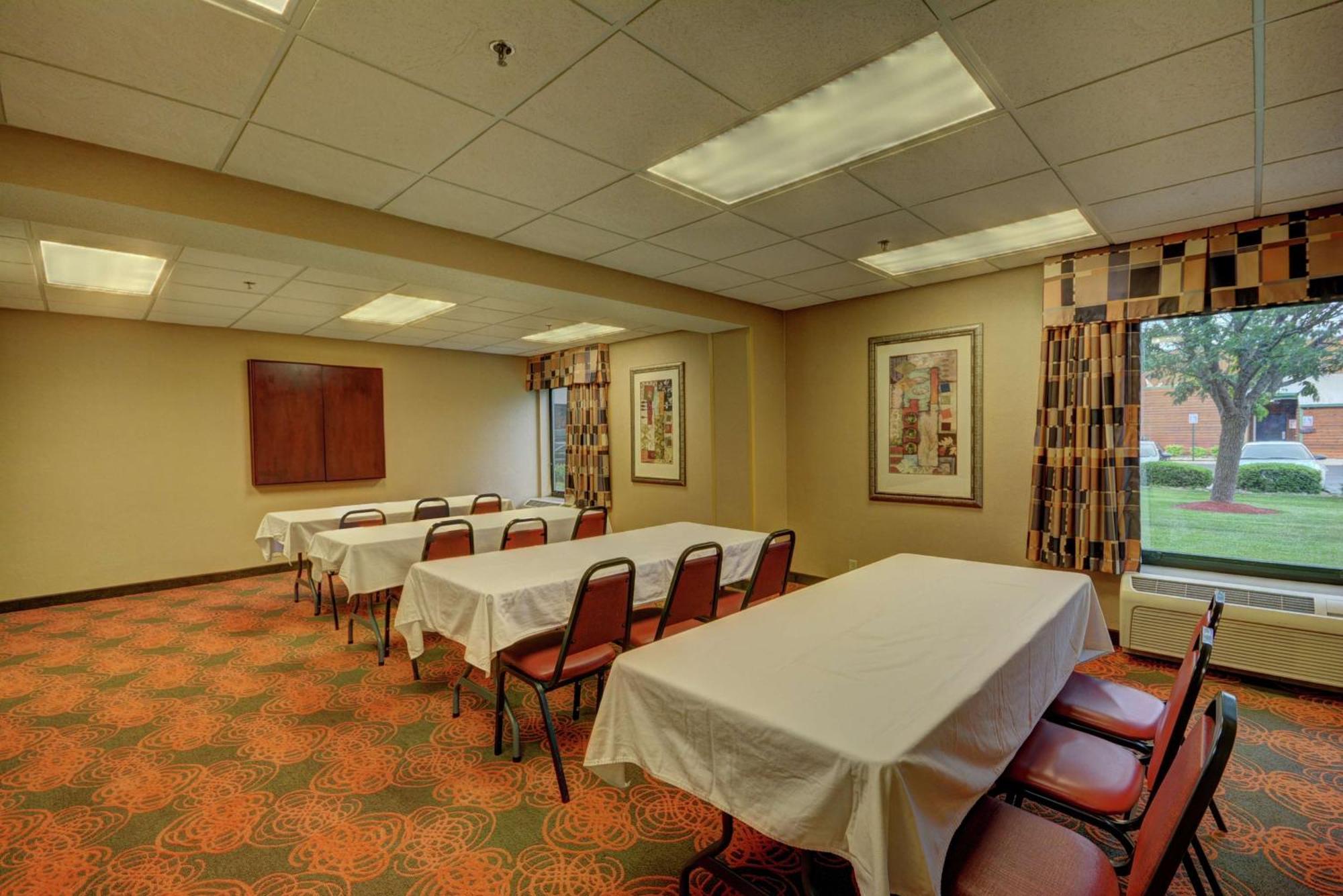 Hampton Inn By Hilton Indianapolis-South Southport Exterior photo